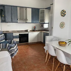 Vivienda A Pie De Calle En A 250 Metros De La Playa Apartamento